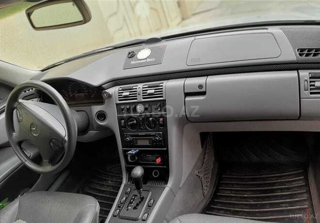 Mercedes E 320 1999, 300,356 km - 3.2 л - Bakı