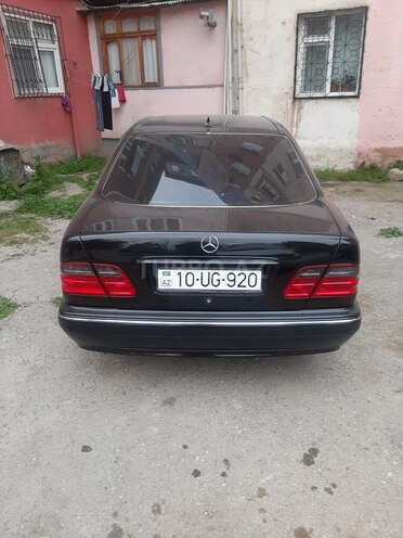 Mercedes E 220 2000, 395,000 km - 2.2 l - Sumqayıt