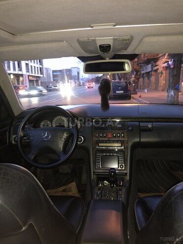 Mercedes E 280 2001, 337,560 km - 2.8 l - Bakı