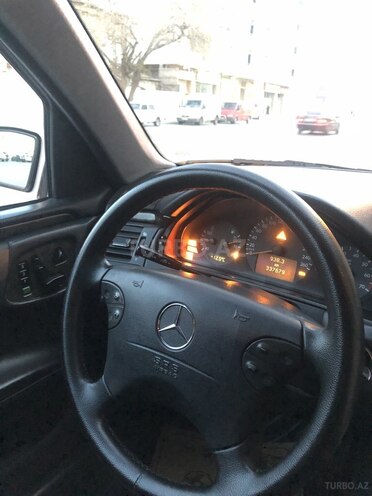 Mercedes E 280 2001, 337,560 km - 2.8 l - Bakı