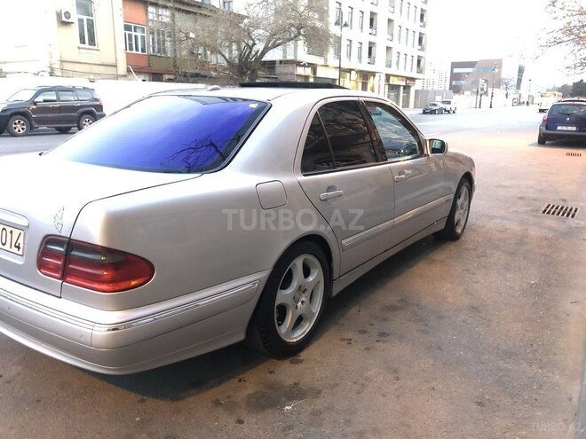 Mercedes E 280 2001, 337,560 km - 2.8 l - Bakı