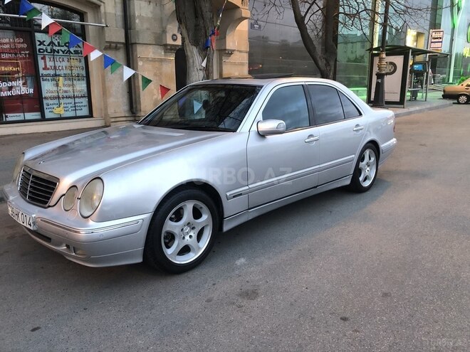 Mercedes E 280 2001, 337,560 km - 2.8 l - Bakı