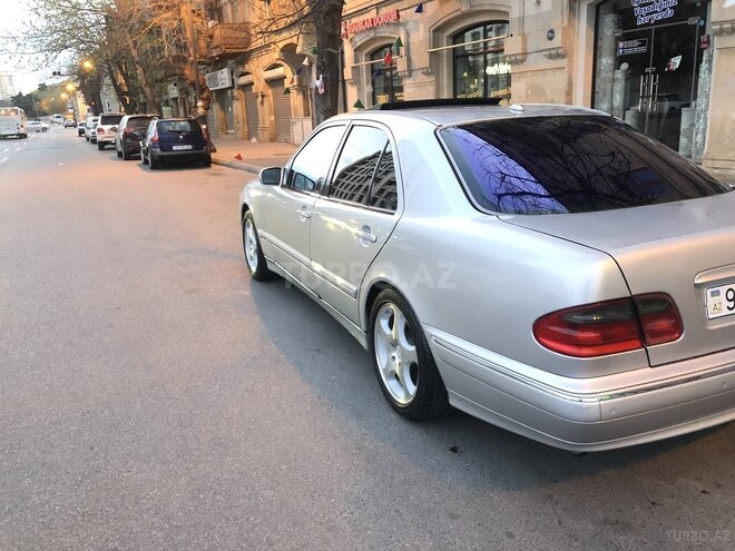 Mercedes E 280 2001, 337,560 km - 2.8 l - Bakı