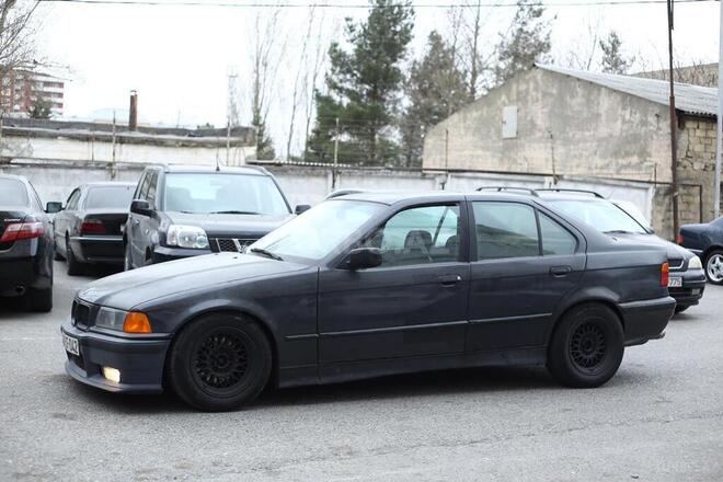 BMW 318 1994, 407,000 km - 1.8 l - Bakı