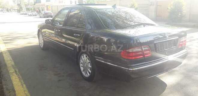 Mercedes E 220 2000, 190,500 km - 2.2 l - Bərdə