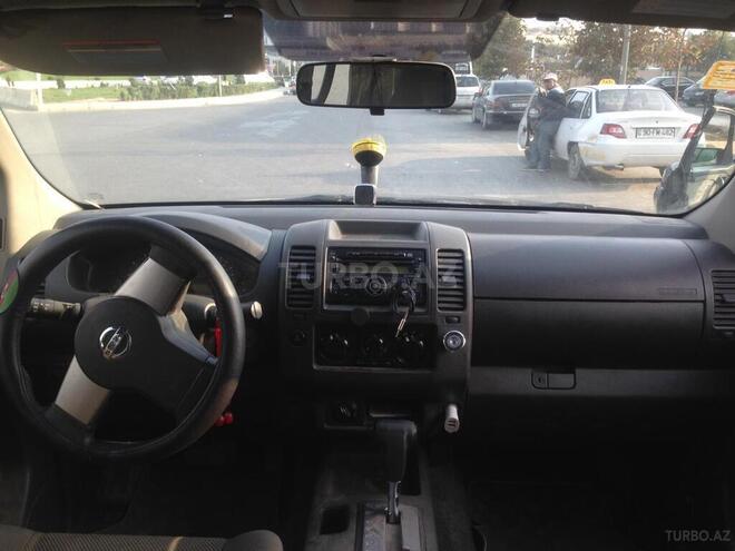 Nissan Navara 2010, 320,000 km - 2.5 l - Bakı