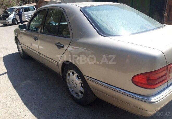 Mercedes E 230 1996, 389,000 km - 2.3 л - Bakı