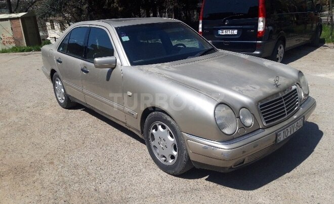 Mercedes E 230 1996, 389,000 km - 2.3 л - Bakı