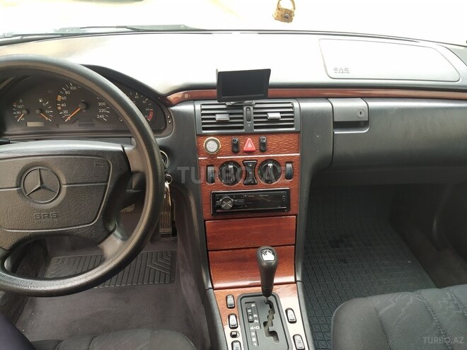 Mercedes E 200 1998, 238,231 km - 2.0 л - Gəncə