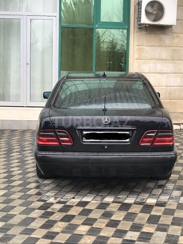 Mercedes E 240 1998, 350,000 km - 2.4 l - Sumqayıt