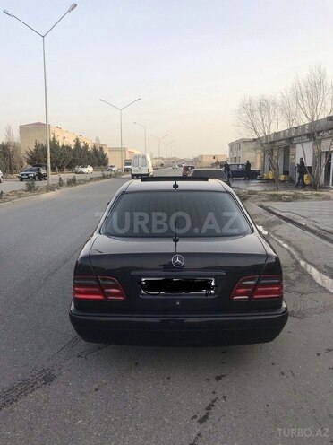 Mercedes E 240 1998, 350,000 km - 2.4 l - Sumqayıt