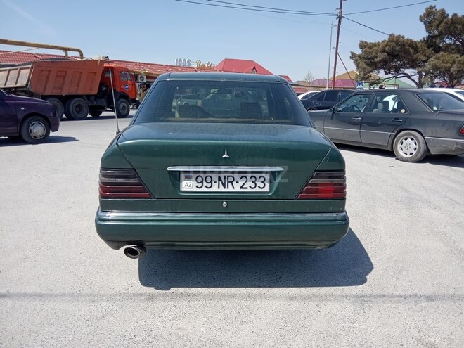 Mercedes E 200 1993, 380,000 km - 2.0 l - Bakı