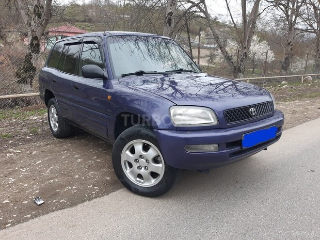 Toyota RAV4 1996, 395,445 km - 2.0 l - Qusar