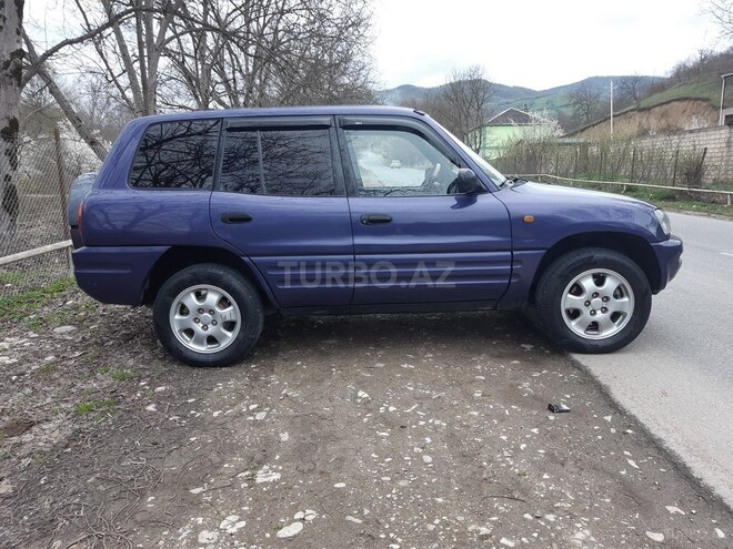 Toyota RAV4 1996, 395,445 km - 2.0 l - Qusar