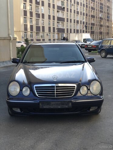 Mercedes E 240 2001, 319,000 km - 2.6 l - Sumqayıt