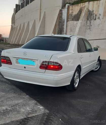 Mercedes E 220 2001, 397,500 km - 2.2 l - Bakı