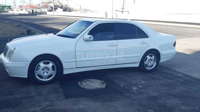 Mercedes E 220 2001, 397,500 km - 2.2 l - Bakı