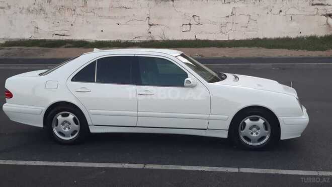 Mercedes E 220 2001, 397,500 km - 2.2 l - Bakı