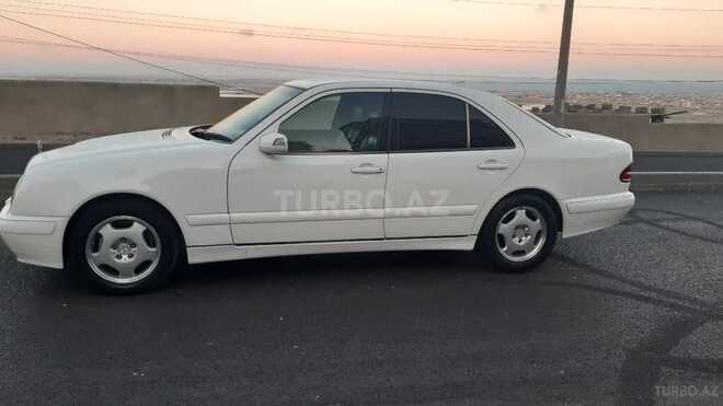 Mercedes E 220 2001, 397,500 km - 2.2 l - Bakı