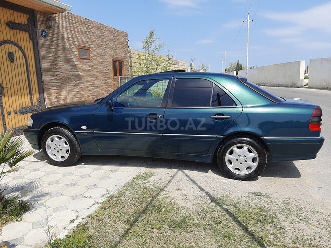 Mercedes C 220 1999, 276,000 km - 2.2 l - Sumqayıt