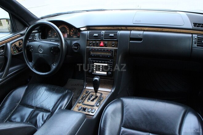 Mercedes E 320 2001, 330,000 km - 3.2 л - Göyçay