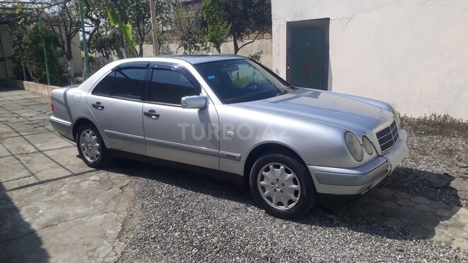 Mercedes E 240 1998, 291,355 km - 2.4 l - Bakı