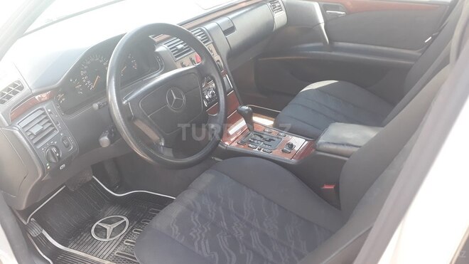 Mercedes E 240 1998, 291,355 km - 2.4 l - Bakı