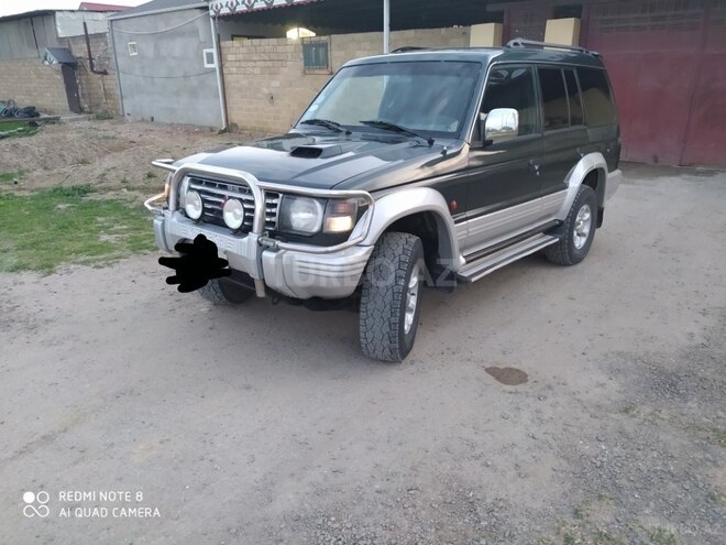 Mitsubishi Pajero 1994, 291,000 km - 2.8 l - Salyan