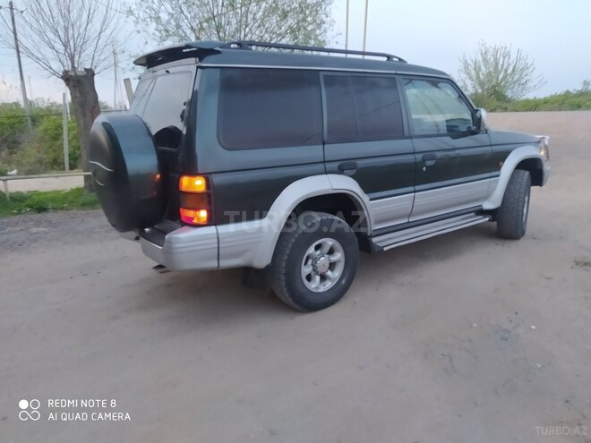 Mitsubishi Pajero 1994, 291,000 km - 2.8 l - Salyan