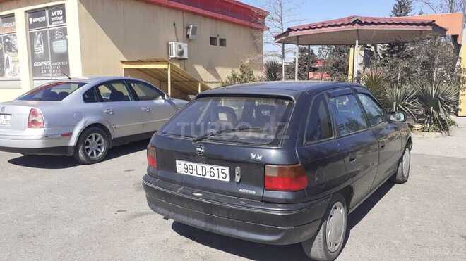 Opel Astra 1995, 278,000 km - 1.6 l - Bakı