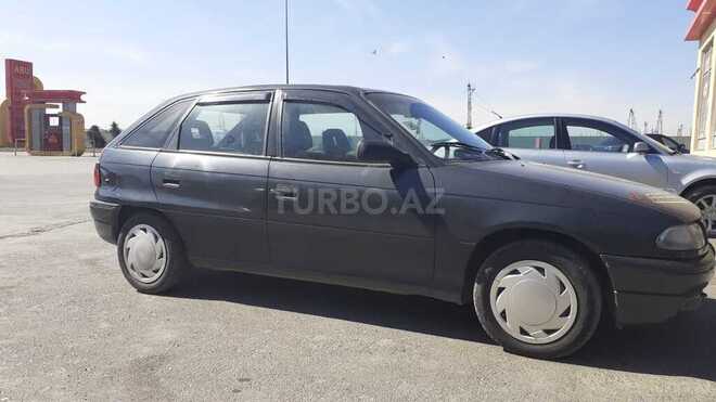Opel Astra 1995, 278,000 km - 1.6 l - Bakı