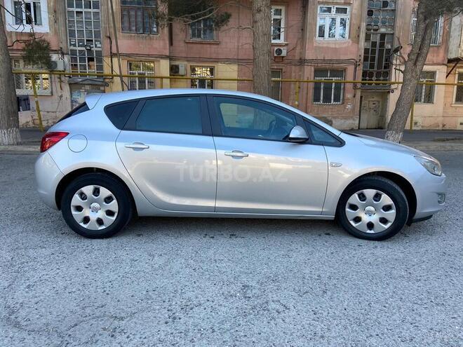 Opel Astra 2011, 242,161 km - 1.6 l - Bakı