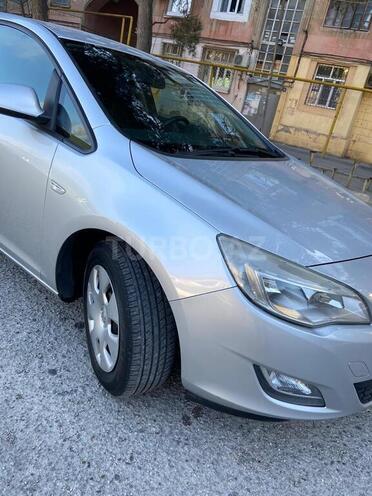Opel Astra 2011, 242,161 km - 1.6 l - Bakı
