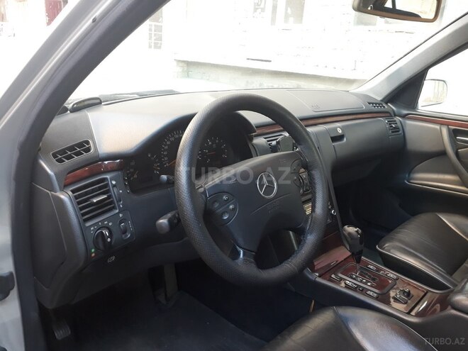 Mercedes E 220 2000, 334,000 km - 2.2 l - Bakı