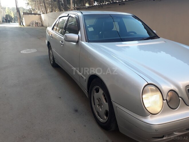 Mercedes E 220 2000, 334,000 km - 2.2 l - Bakı