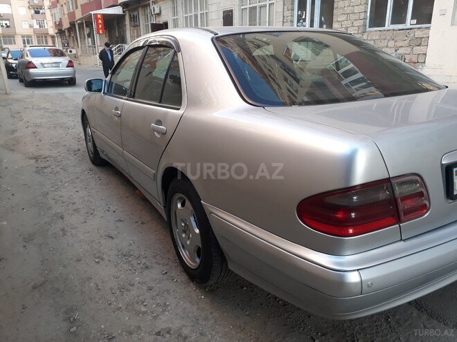 Mercedes E 220 2000, 334,000 km - 2.2 l - Bakı