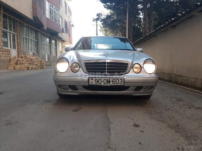 Mercedes E 220 2000, 334,000 km - 2.2 l - Bakı