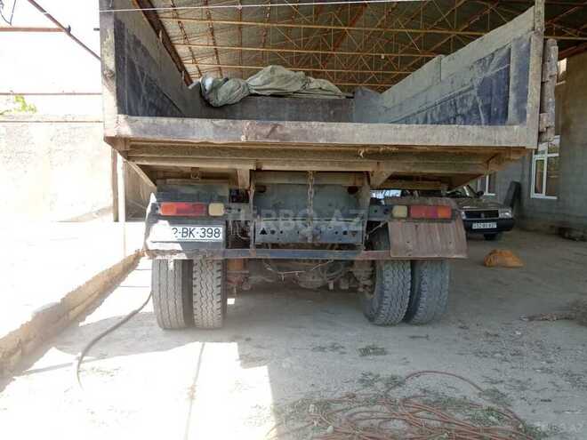 KamAz 55111 1988, 360,000 km - 11.0 l - Salyan