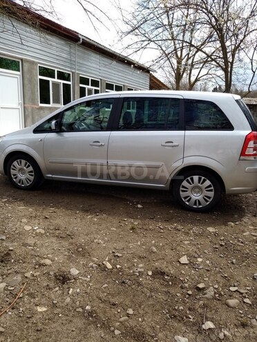 Opel Zafira 2009, 279,000 km - 1.9 l - Oğuz