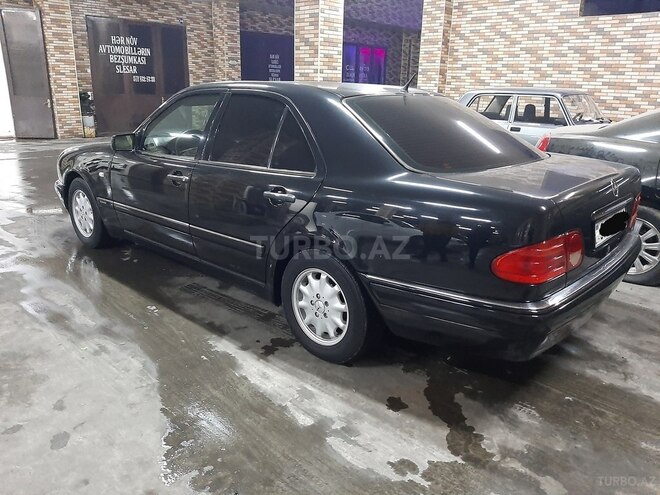Mercedes E 200 1998, 290,000 km - 2.0 л - Gəncə