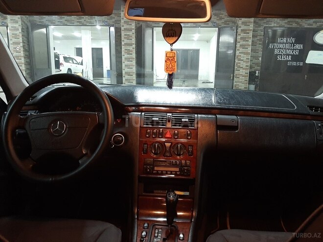 Mercedes E 200 1998, 290,000 km - 2.0 л - Gəncə