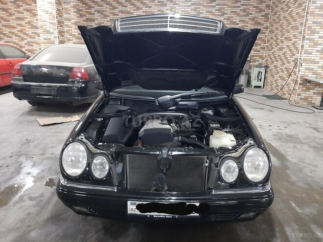 Mercedes E 200 1998, 290,000 km - 2.0 л - Gəncə
