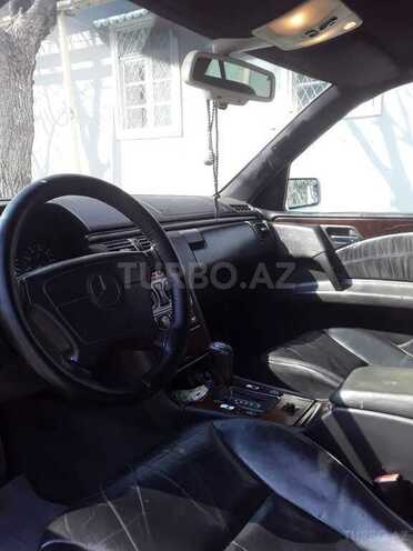 Mercedes E 230 1996, 310,000 km - 2.3 l - Zərdab