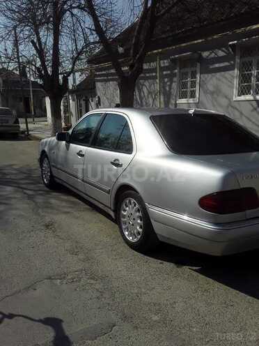 Mercedes E 230 1996, 310,000 km - 2.3 l - Zərdab