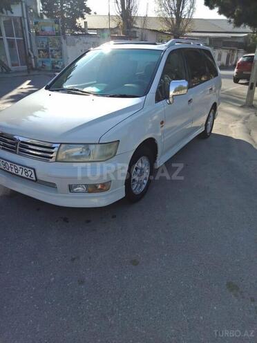 Mitsubishi Chariot 2000, 227,000 km - 2.4 l - Bakı