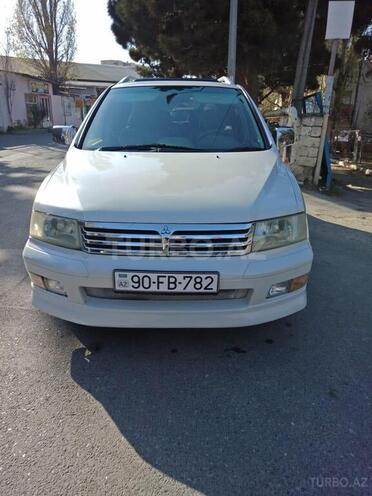 Mitsubishi Chariot 2000, 227,000 km - 2.4 l - Bakı