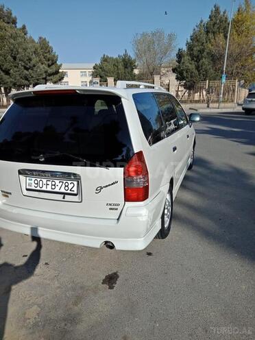 Mitsubishi Chariot 2000, 227,000 km - 2.4 l - Bakı