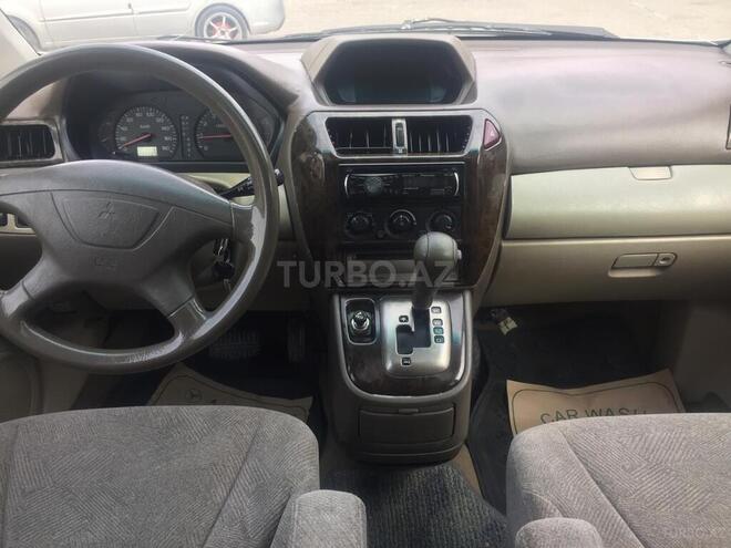 Mitsubishi Chariot 2000, 227,000 km - 2.4 l - Bakı