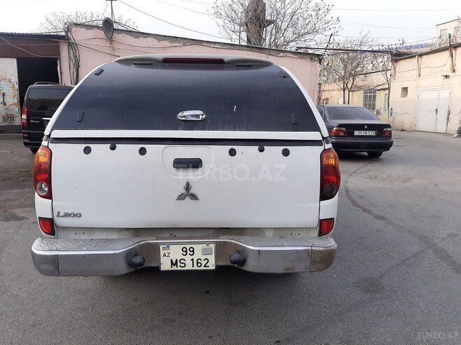 Mitsubishi L200 2010, 197,000 km - 2.5 л - Bakı