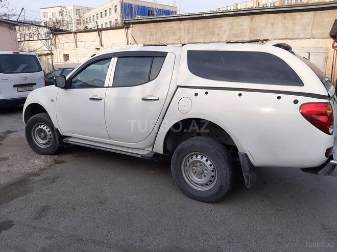 Mitsubishi L200 2010, 197,000 km - 2.5 л - Bakı
